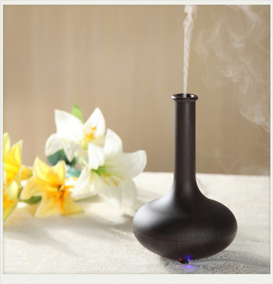 經典花瓶香熏機 超聲波、木紋與負離子加濕器的企業禮品定制新選擇